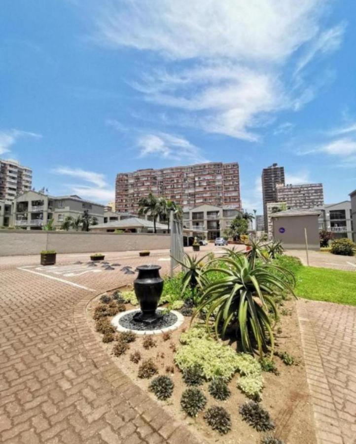 Summer Sands North Beach Apartment Durban Exterior photo